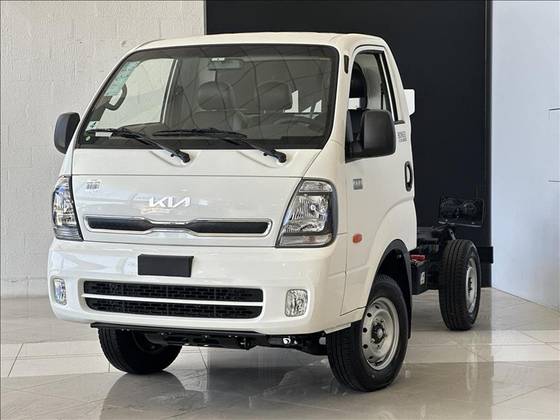 KIA BONGO 2.5 TD DIESEL STD CS 4x4 MANUAL KIA BONGO 2.5 TD DIESEL STD CS 4x4 MANUAL